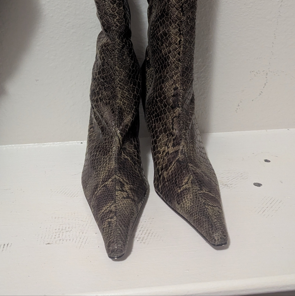 Reptile Habitat Decor - Realistic Brown Snake Skin Pattern